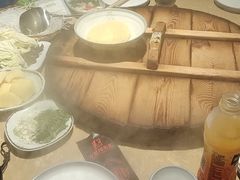 -万里闯关东铁锅炖菜馆(高新旗舰店)