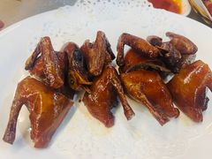脆皮乳鸽皇-荷香居(洞企石路店)