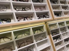 -沫芮眼镜·蔡司官方授权店(人民广场店)