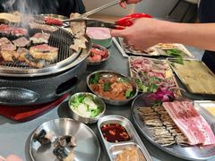 -围炉肉舍•炭烤活鳗•丹东海鲜烤肉(步行街店)