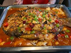 -鸣记脆皮烤鱼·海鲜烤鱼(三八广场店)