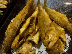 干炸黄花鱼-老东镇啤酒屋海鲜加工·蒸汽海鲜·海鲜烧烤(台东店)