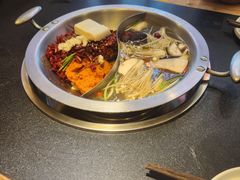 -沸炉重庆老火锅(军事博物馆店)