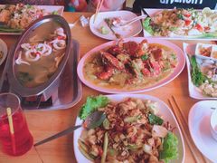 -J Daeng Seafood