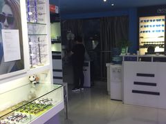-提一眼镜·蔡司·依视路(小寨店)