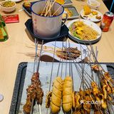 喝丢一只鞋也太好吃了叭！[调皮][调皮]