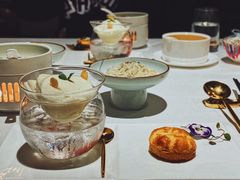 杏仁白玉布丁配蜜汁叉烧酥-广舟(千禧店)