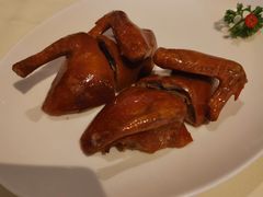 玻璃脆皮乳鸽-利苑酒家(金宝店)