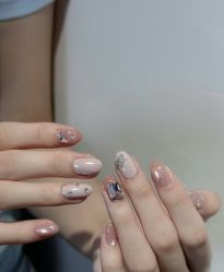 -赢韵美甲美睫瑞士净斑中心