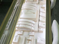 -海星奢选二手奢侈品手表包包鉴定回收寄卖(墨玉南路店)