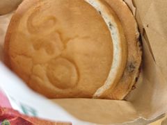 菌菇烤牛肉堡-魏斯理汉堡(西安沣东吾悦店)