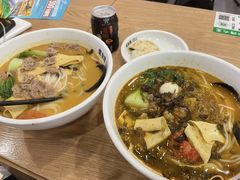 -蒙自源米线大王(东站店)