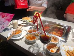 -海底捞火锅鲜切牛肉主题店(长寿路店)