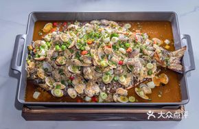 Signature Garlic-Flavored Clams Grilled Fish