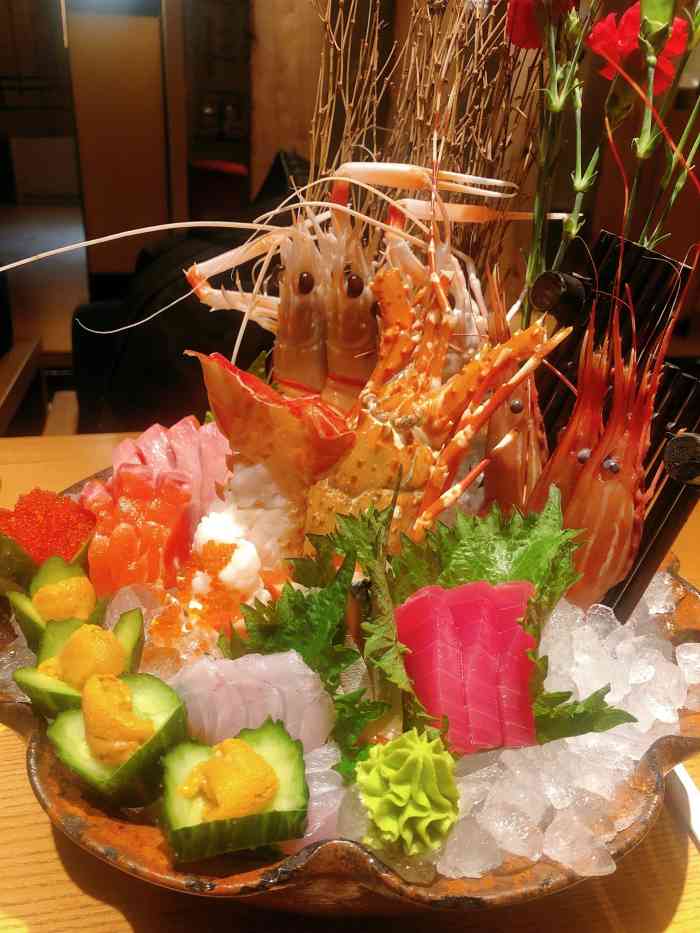 虹料理(维景店)-"打卡了虹料理首先,新来的女生服务员服务.