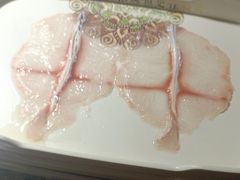 -老牌坊云南鱼豆花火锅(哈西万达店)