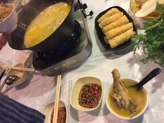 -鲜入围煮花胶鸡海鲜火锅