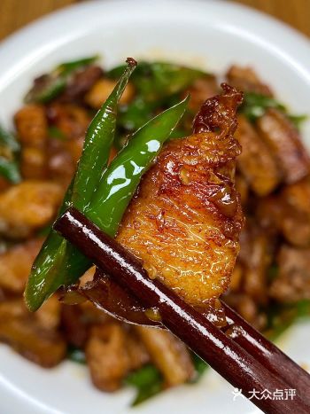 辣椒炒五花肉，米饭又得干掉3碗！