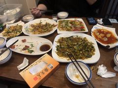 -鼎夫人·小酒文化餐厅(淡水桥店)