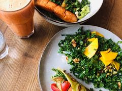 煎三文鱼牛油果色拉-wagas(暖山店)