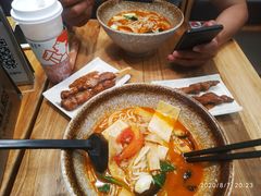 -蒙自源过桥米线(红谷滩万达店)