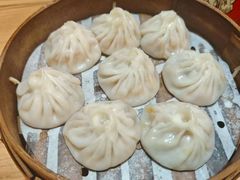 蟹粉鲜肉馅-馋三尺蟹粉小笼(人民广场店)