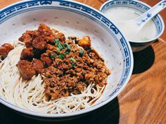 招牌辣肉干拌面-辣肉面大王(天平路店)