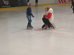 -陈露国际冰上中心(天津嘉里汇店)