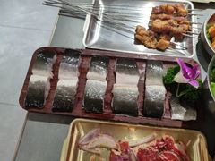 -围炉肉舍•炭烤活鳗•丹东海鲜烤肉(步行街店)