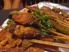 -何师烧烤Pro ·江湖川菜·小龙虾·精酿(太古里旗舰店)