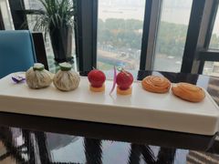 -江上荟·创意中国菜(绿地缤纷城店)