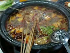 -灌县老妈砂锅串串香(万科红生活广场店)