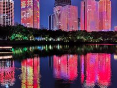 -万绿园