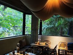 二楼火锅靠窗位-毛辣果·酸(OHA复兴西路店)