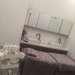 -微笑雨嘉造型护肤