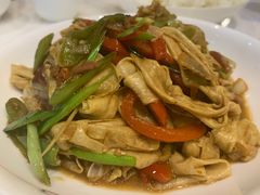 火腿炒农家豆腐皮-辣公子·千岛湖私房菜(滨江店)