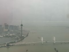 -珠海瑞吉酒店游泳池