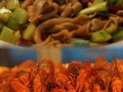 -三亚火车头万人海鲜广场