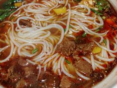 -爆炸头阿姨小四川正宗川味小吃(无任何分店)