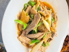 -汗腾格里·风味餐厅(新疆驻京办店)