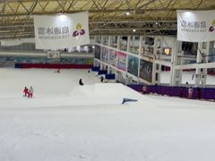 -乔波室内滑雪场