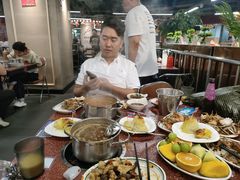 -四囍码头海鲜烧烤自助火锅(外滩南京东路悦荟广场店)