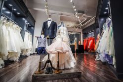 -深白婚纱艺术馆(王府壹号店)