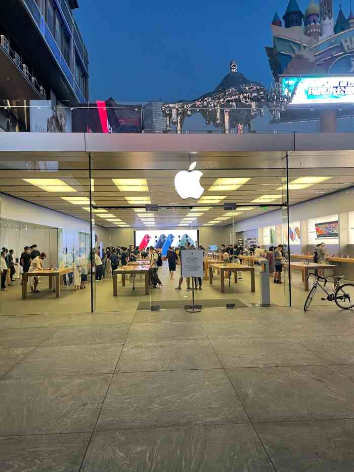 零售店(深圳益田假日广场店)-"我弟弟上学就来到世界之窗这家苹果店