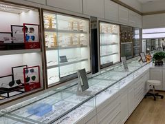 -翰佐蔡司小乐圆·依视路星趣控·暴龙眼镜折扣店