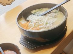 -灵芝妹子海鲜米线(劳动公园店)