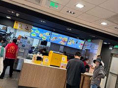 -麦当劳(上海虹桥站30B检票口楼上)