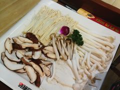 -何鲜菇火锅(大营盘店)