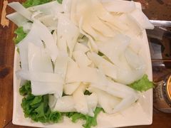 鲜猪黄喉-憨石匠鲜菜土火锅(昆都店)