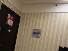 -汀洲酒店(苏州奥体中心地铁站店)